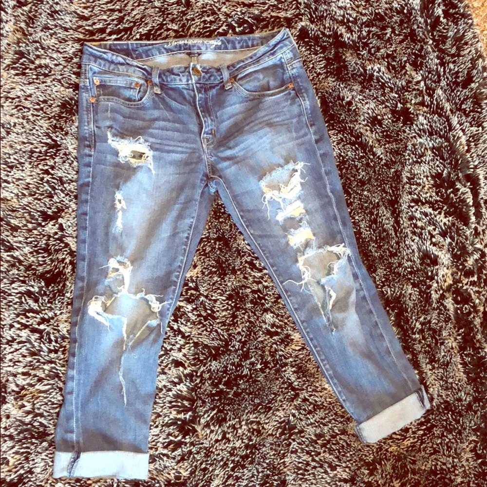 American Eagle distressed slouchy jeans 👖